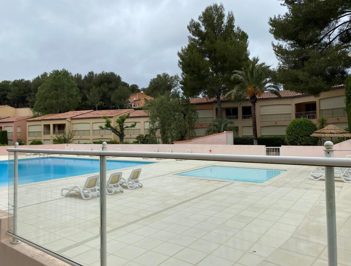 Bandol Piscine Calme